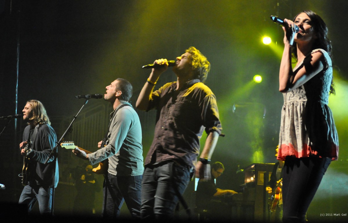 20141211th-hillsong-geil-foursome